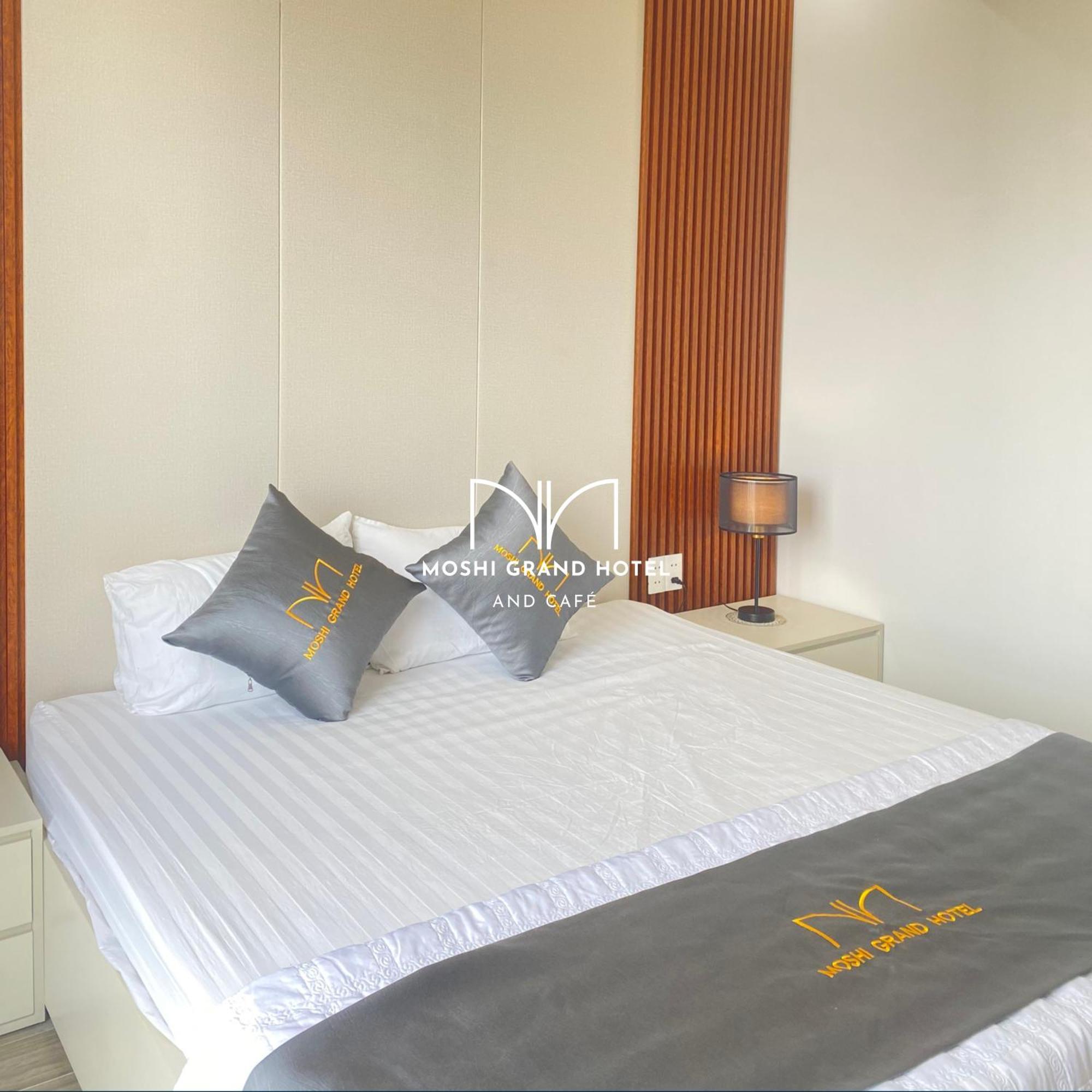 Moshi Grand Hotel Sam Son Bagian luar foto
