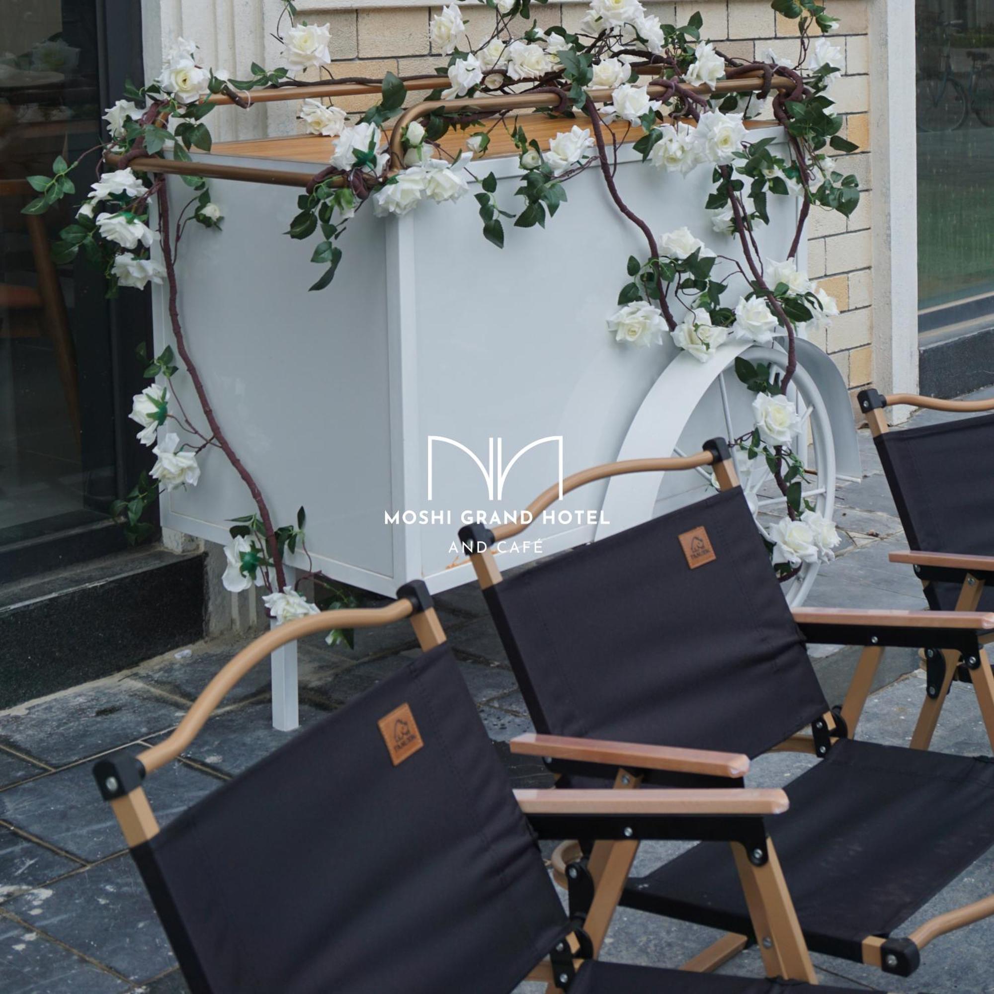 Moshi Grand Hotel Sam Son Bagian luar foto